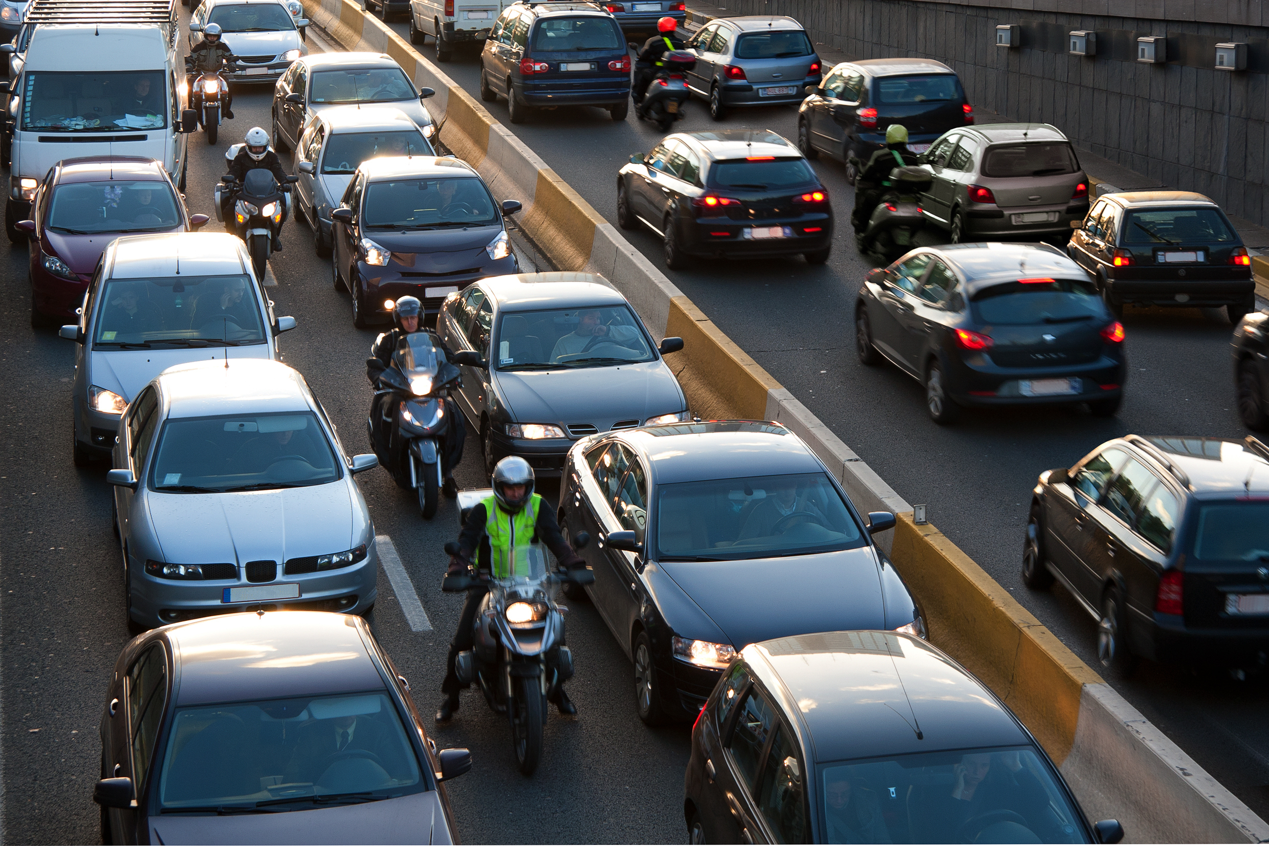 Is Lane Filtering Safe Or Dangerous? Analyzing The Benefits And Risks